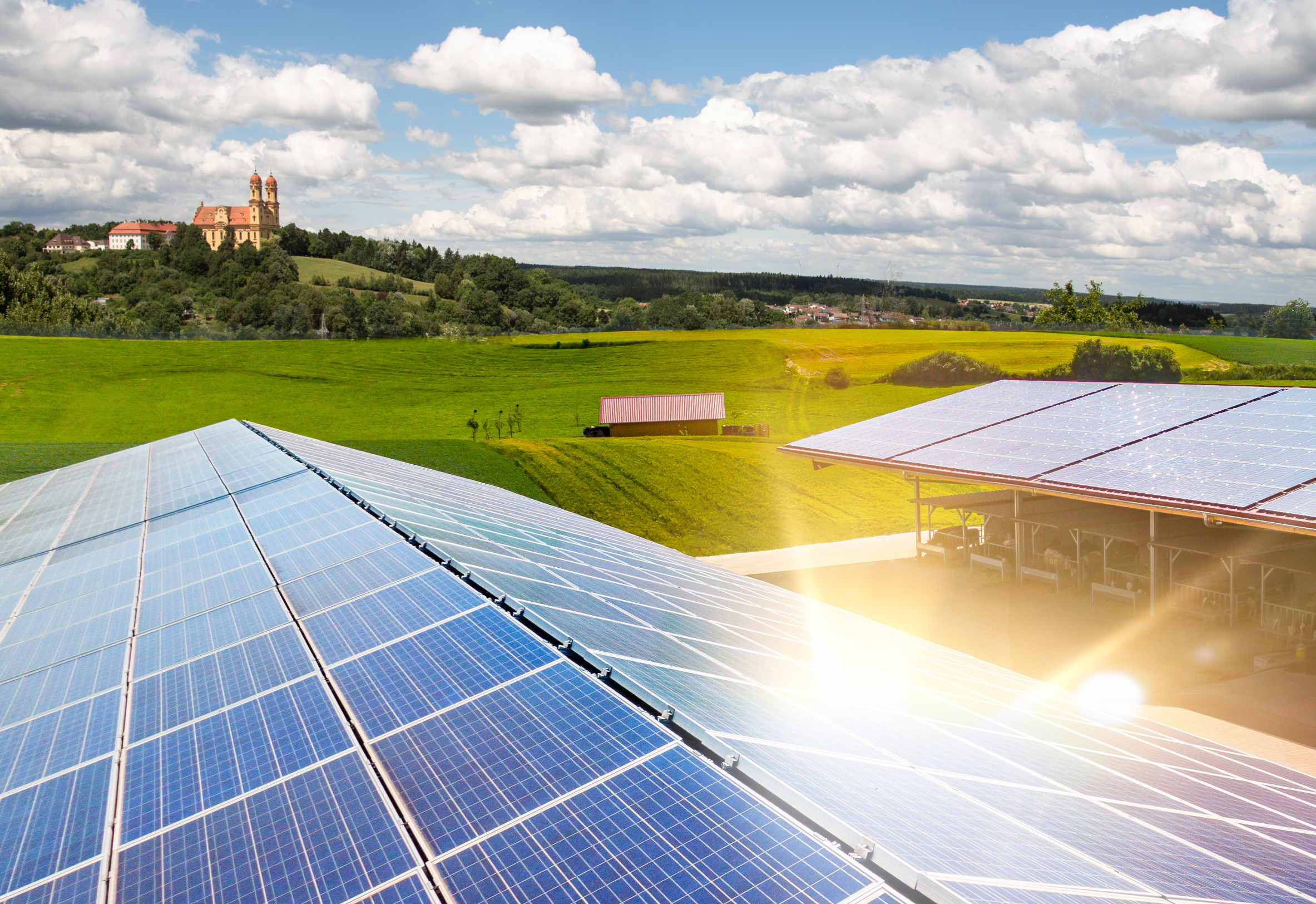 PV-Anlage auf Dach vor Schönenberg